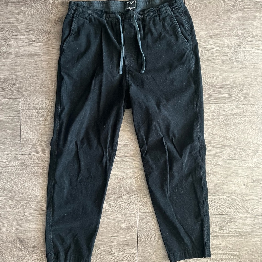 Todd Snyder Modern Designer Chino in Black Corduroy